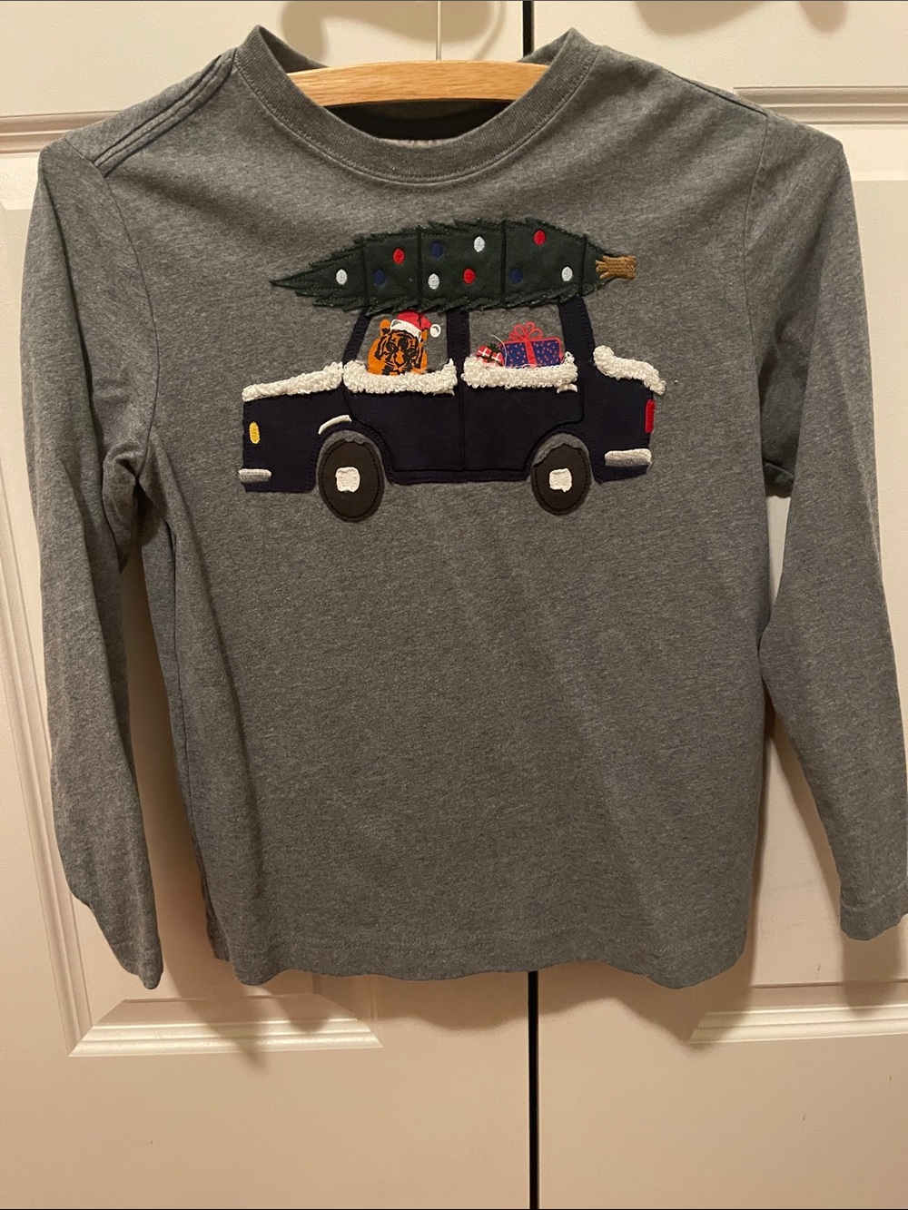 Hanna Andersson Gray Long-Sleeve Tee with Holiday Truck Appliqué